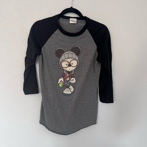 Disney Wonderground Gallery Hipster Mickey Baseball Tee Size Small